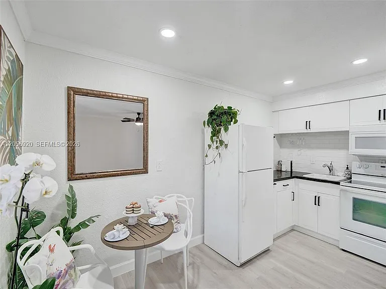 1808 NE 11th Ave #1 — Photo 1
