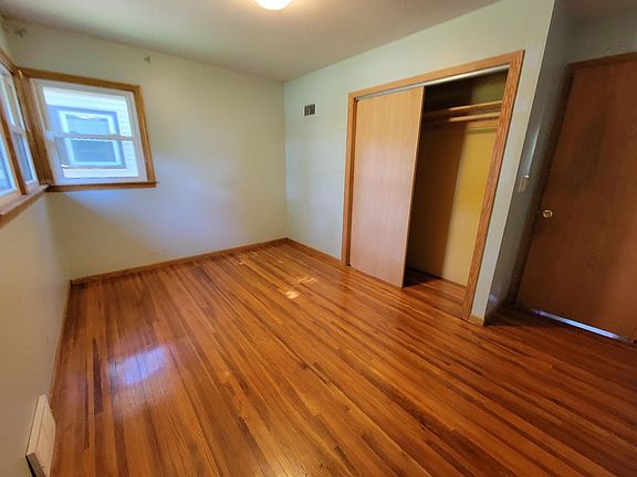 5th image of 6828 12th Ave S