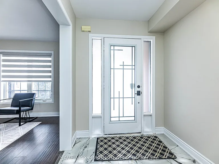 54 Beresford Cres — Photo 6