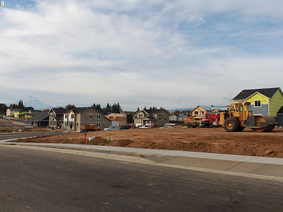 2nd image of 1733 2nd St #77