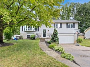 466 Bruce Dr, Brunswick, OH 44212