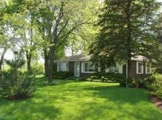 9042 Lakeshore Dr, Pleasant Prairie, WI 53158