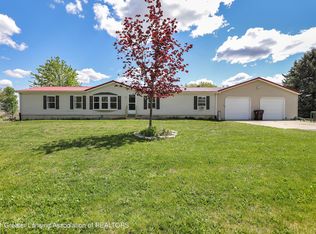 351 W Braden Rd, Perry, MI 48872