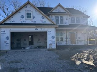 1114 Oxbow Ct, Pewaukee, WI 53072