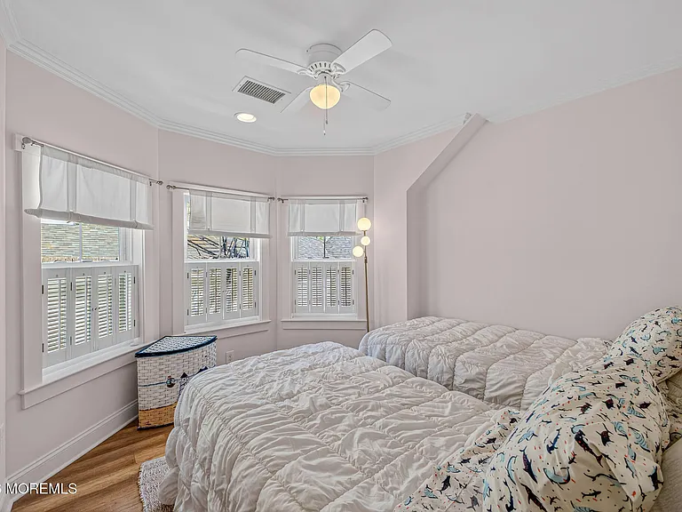 403 Sewall Ave — Photo 11