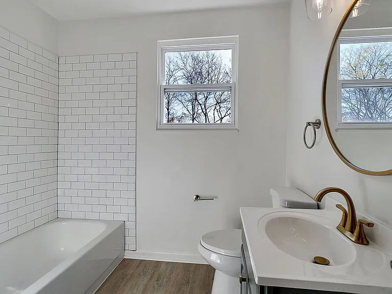 124 Grenadier Dr — Photo 14