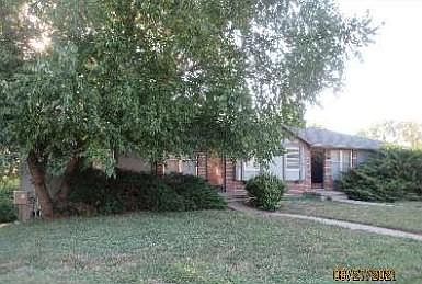 1st image of 808 Dondee Dr #808