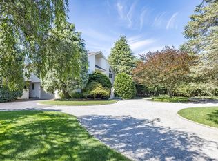 28 Brennans Moor, Water Mill, NY 11976