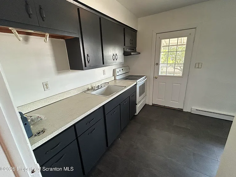 418 Pear St #2 — Photo 5