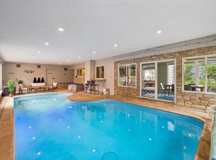 3939 River Oaks Dr, Des Moines, IA 50312