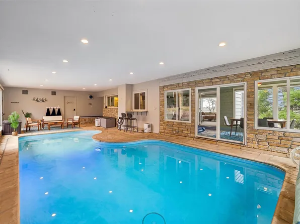 3939 River Oaks Dr, Des Moines, IA 50312