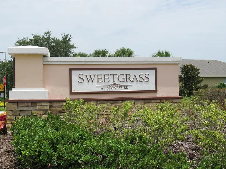 2822 Maple Brook Loop — Photo 4