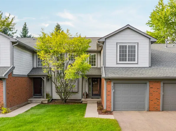 509 Winwood Cir, Walled Lake, MI 48390