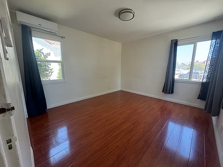 1529 S Monterey St — Photo 6