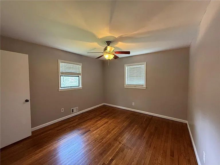 6271 Mountain Ct SE — Photo 5