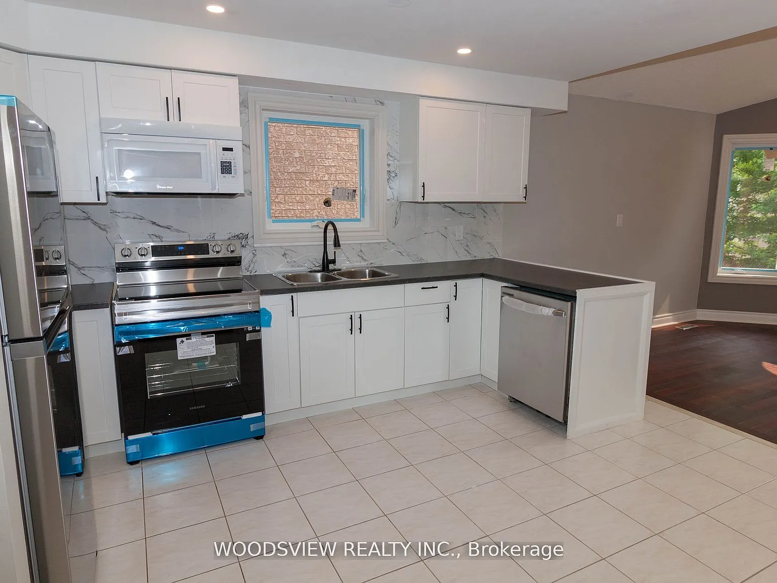 3 bed, $3,275 — Photo 2