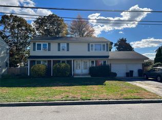 52 Liberty Ave, North Babylon, NY 11703