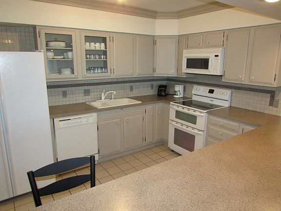 4th image of 2620 Lakeside Ave #B