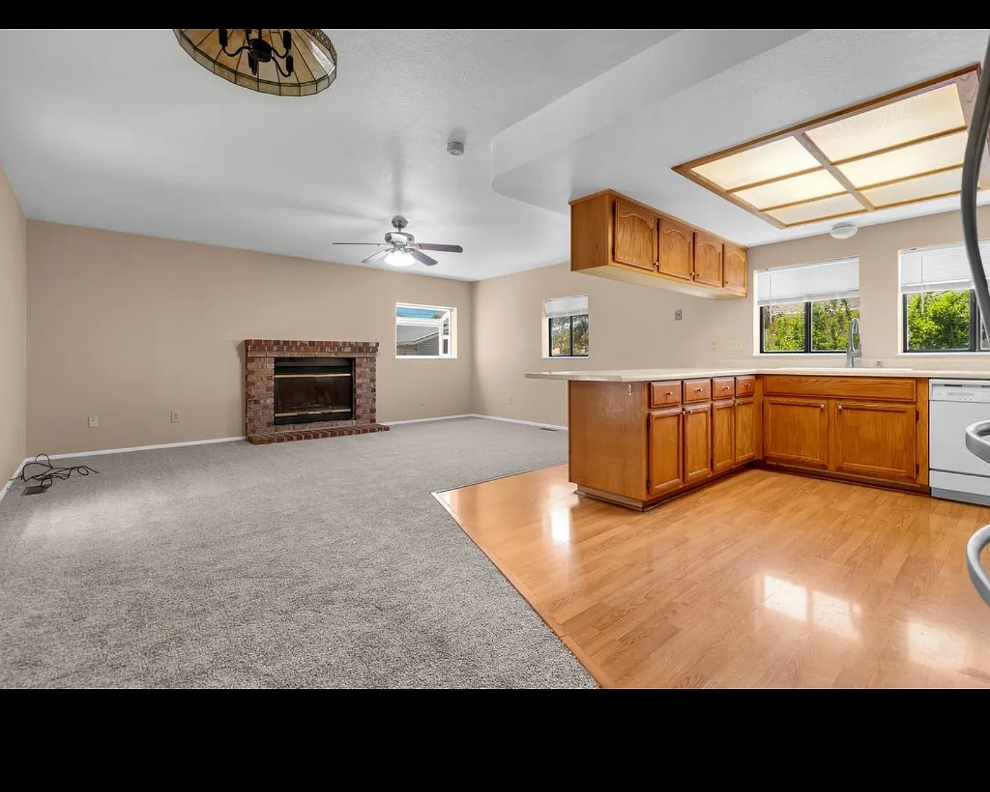 1985 Ponderosa Dr — Photo 3