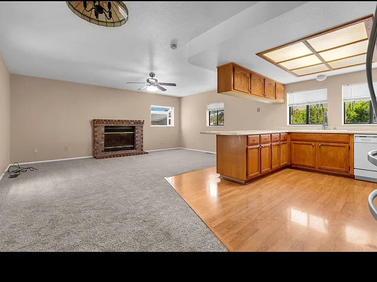 1985 Ponderosa Dr — Photo 3