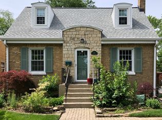 539 Selborne Rd, Riverside, IL 60546