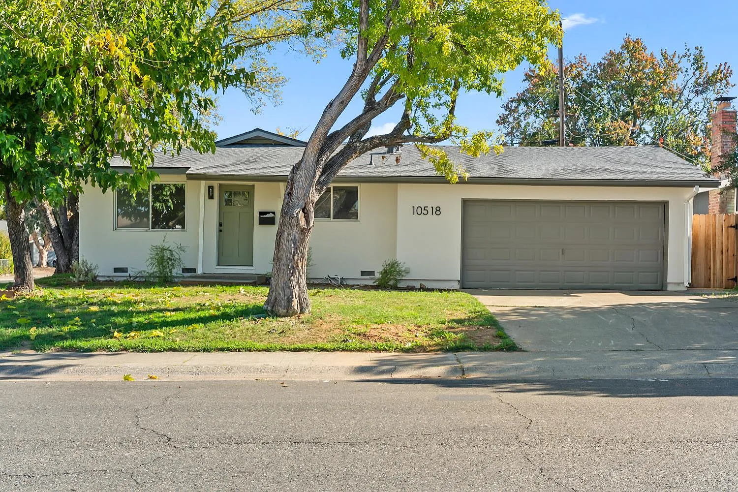 10518 Mills Acres Cir photo 1