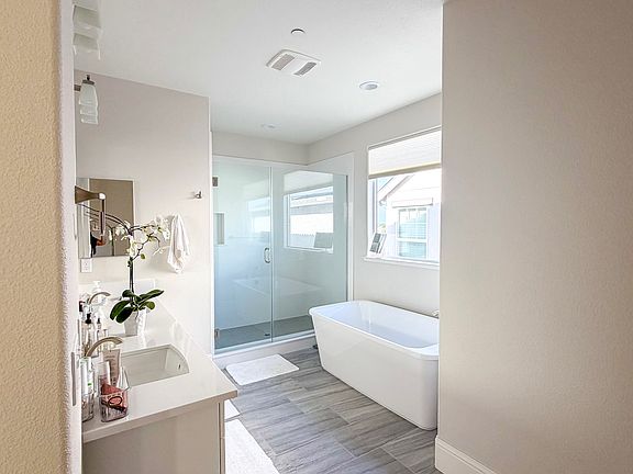 4th image of 473 Marina Heights Dr