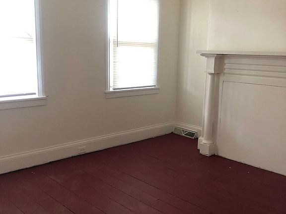 5th image of 423 E 2nd St