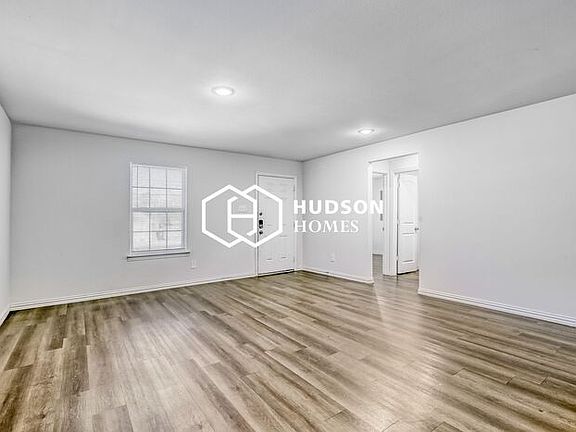 3rd image of 1729 N Gaston Ave