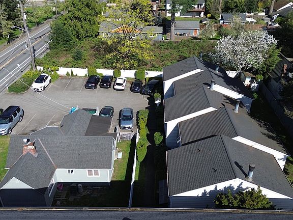 3rd image of 1527 -1529 NE 150th Street