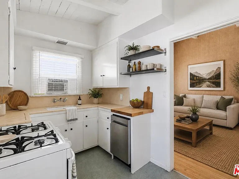806 Westmount Dr #2 — Photo 3
