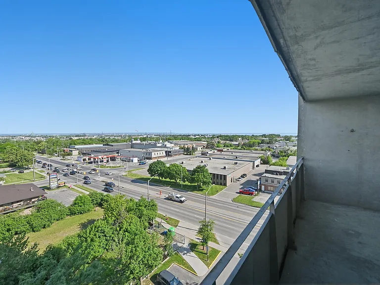 2772 Barton St E — Photo 11