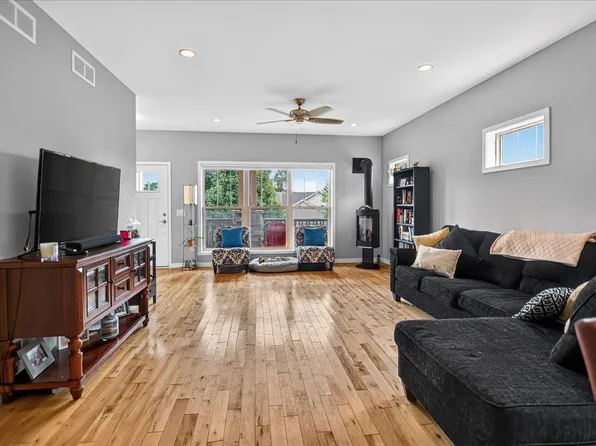 6803 Conservancy Plz, Deforest, WI 53532
