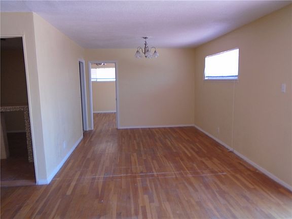 5th image of 121 Isabella Dr