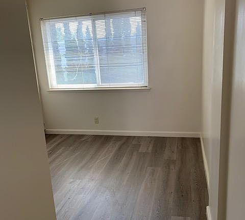 5th image of 224 Eastside Dr #6