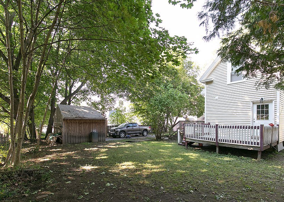 Nice back lawn with shed