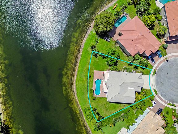 3rd image of 9133 Delemar Court