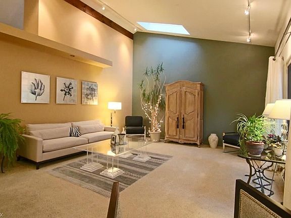 2nd image of 32087 Kenyon Cir