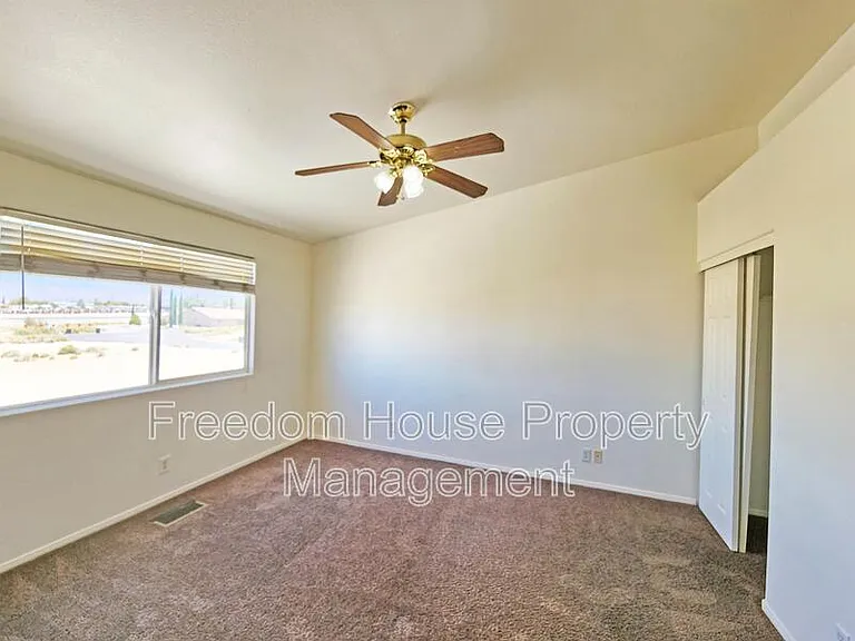 1080 Karen Ct #3 — Photo 22