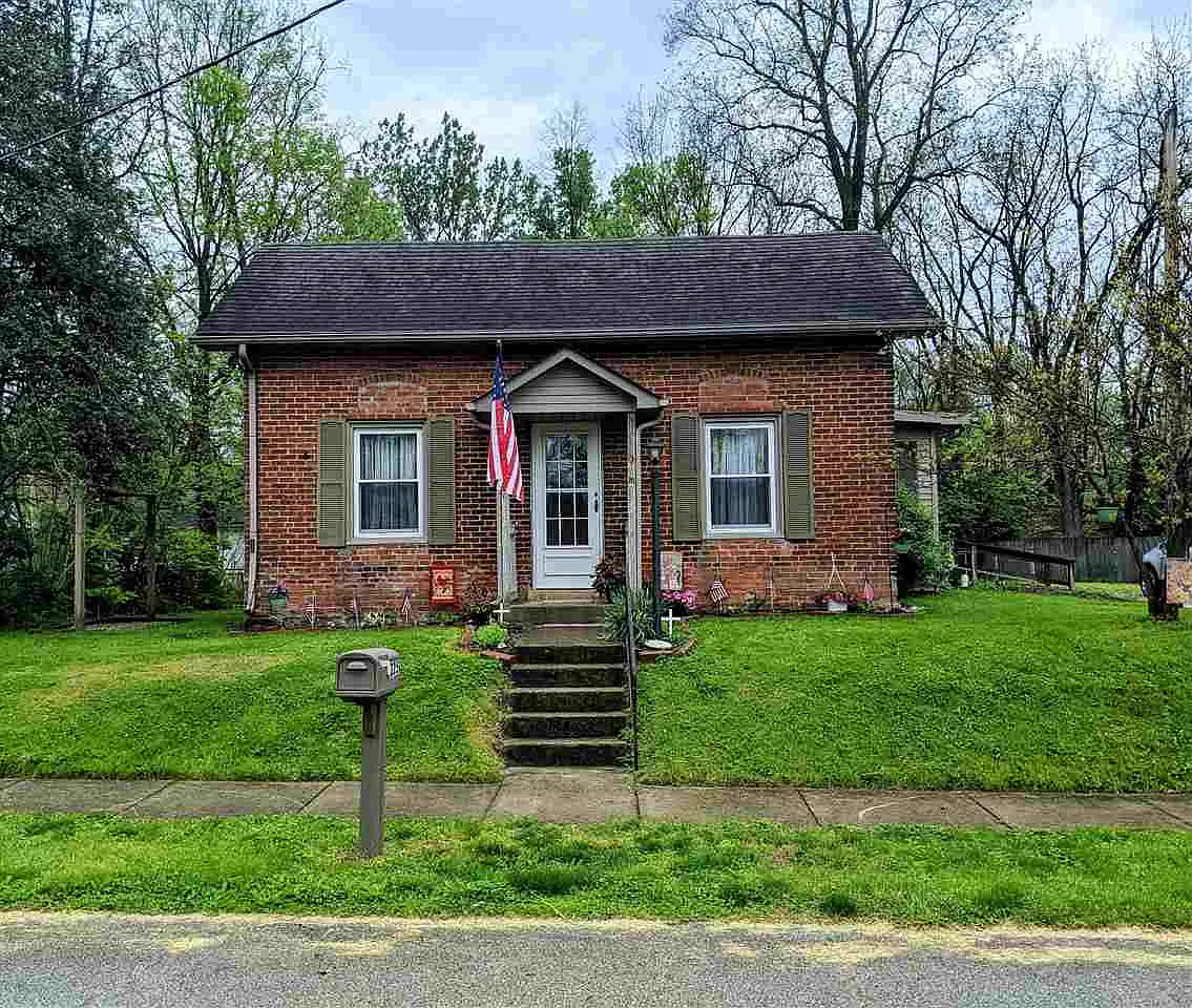 225 W Pine St photo 1