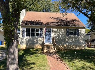 198 Woods Dr, Annapolis, MD 21403