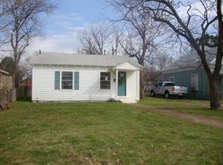 814 Bonham St, Grand Prairie, TX 75050