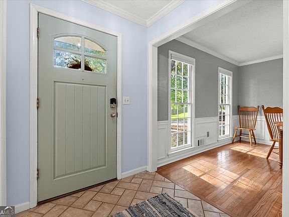 3rd image of 100 Shane Way SE