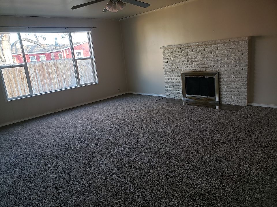 2nd image of 1426 W 5th Pl
