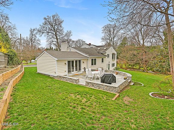 2nd image of 30 Weston Hill Rd
