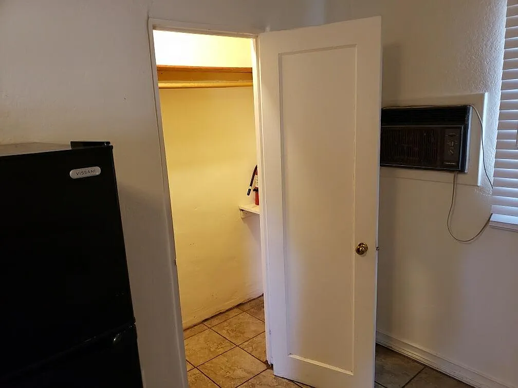Studio, 275 sqft, $875 — Photo 4