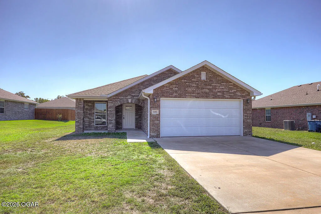 3 bed, 2.0 bath, 1454 sqft, $1,500 — Photo 1