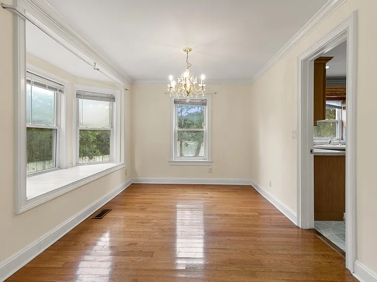 9 Park Ave — Photo 13