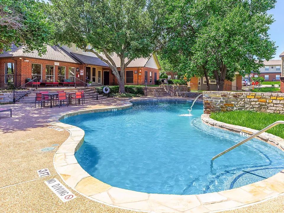 Eagle's Point Apartments