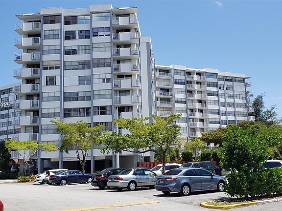 2nd image of 1300 NE Miami Gardens Dr APT 518E